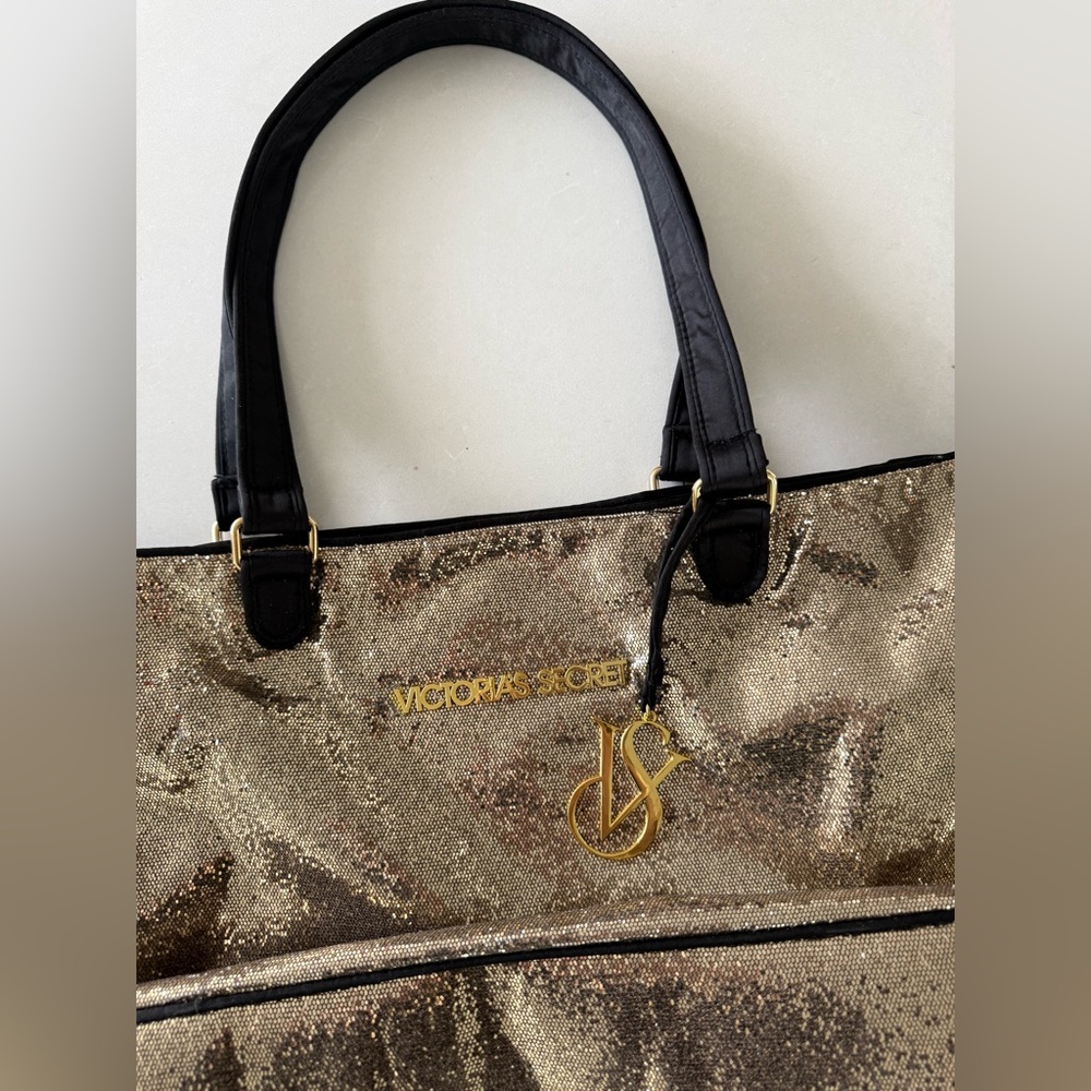 2/$40 - Victoria’s Secret Tote - Picture 5 of 10